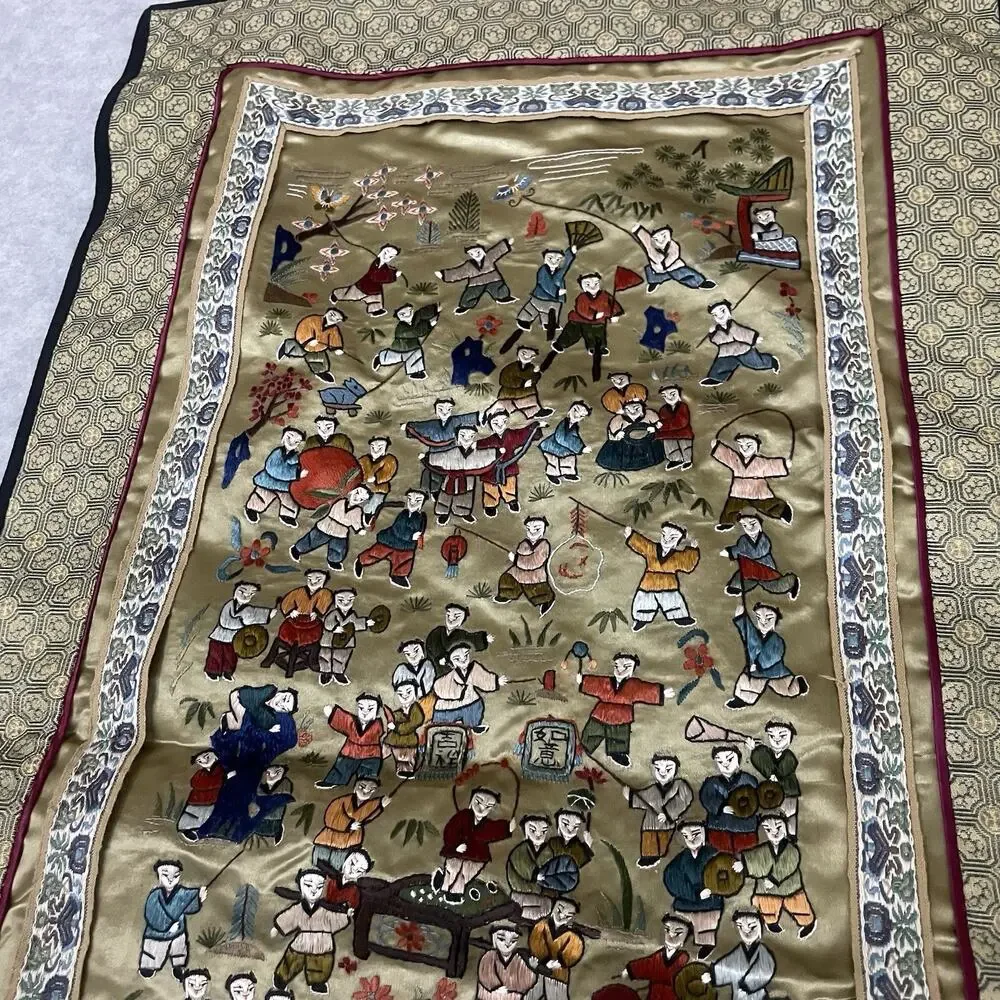 Set Of 2 Chinese silk embroidered panels, Of 